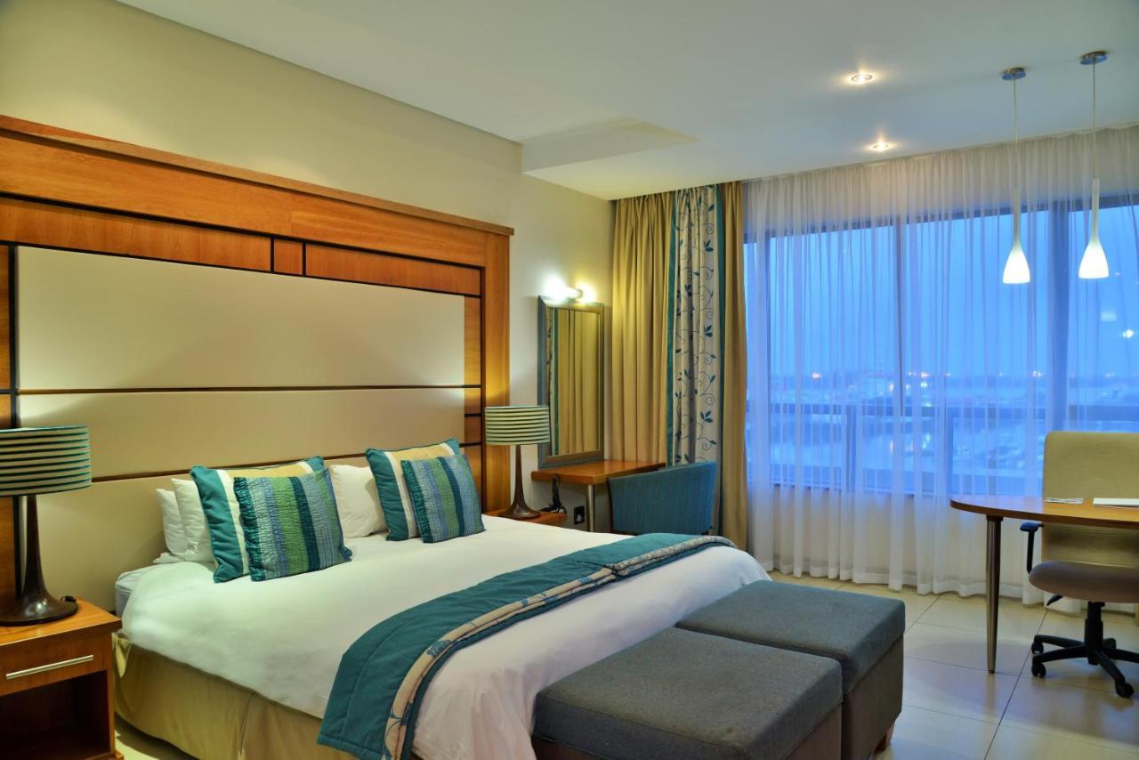 Bon Hotel Waterfront Ричардс-Бей Экстерьер фото