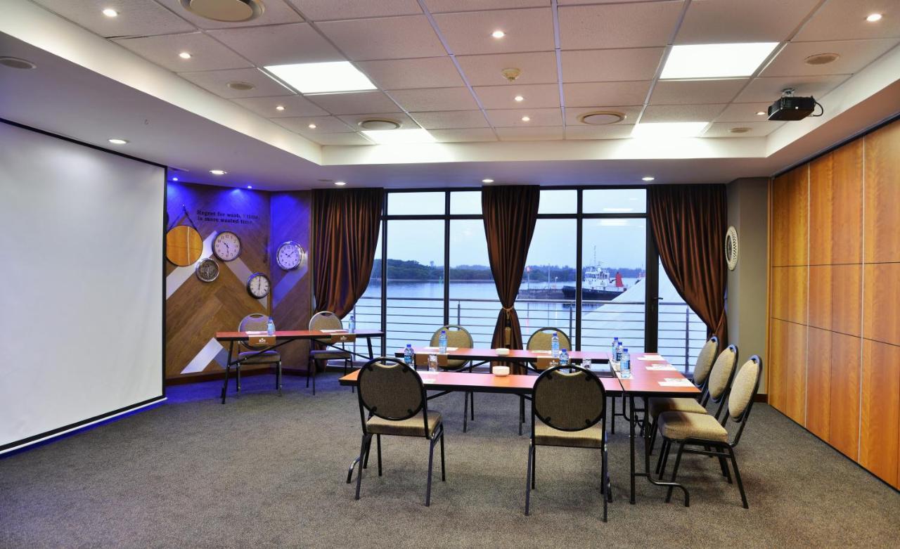 Bon Hotel Waterfront Ричардс-Бей Экстерьер фото